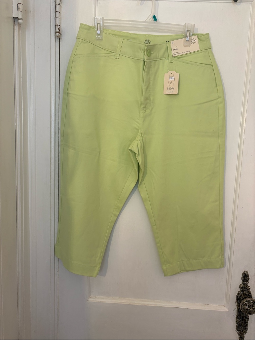 St. John's Bay Light Lime Green Capri Pants